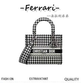 Lady D-Lite千鸟格戴妃手提包  ,千鸟格纹图案刺绣搭配富有质感的饰面金属！D家
