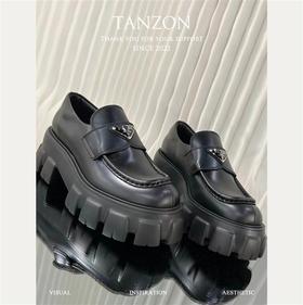 【 巨好】Prada厚底乐福鞋！进口的开边珠牛皮质感非常好！