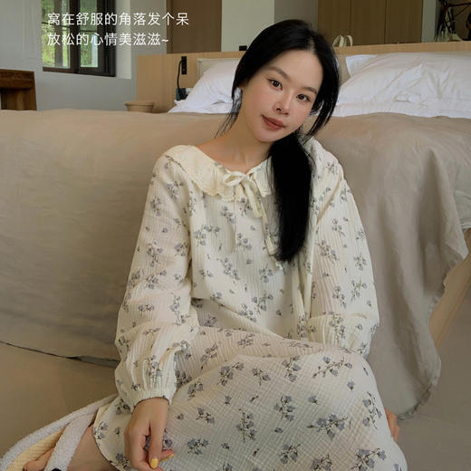 【蓝色花语】秋新款双层棉纱家居服女蕾丝棉纱衣长袖娃娃领休闲舒适套装睡衣 商品图1