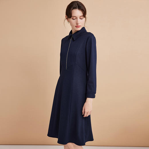 EITIE爱特爱冬季新款气质显瘦时尚通勤收腰连衣裙D2407405 商品图1