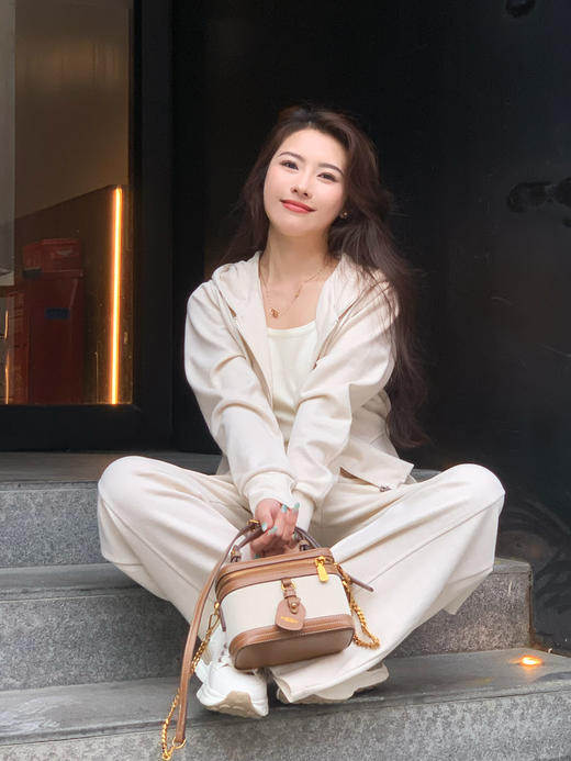 【百图lulu定制】【仿羊绒套装】仿羊绒 柔软细腻暖糯  双头拉链连帽外套 中锋线长裤 套装 商品图6