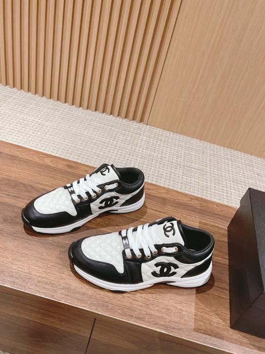 Chan*l 小香 23A新款 全皮 熊猫配色 菱格小白鞋 休闲 运动鞋 低帮（DH） 商品图1