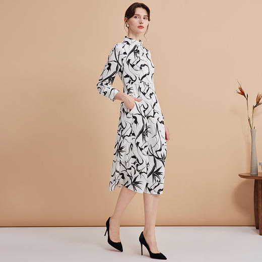 EITIE爱特爱秋款新品显瘦高腰舒适印花复古连衣裙7507216 商品图1