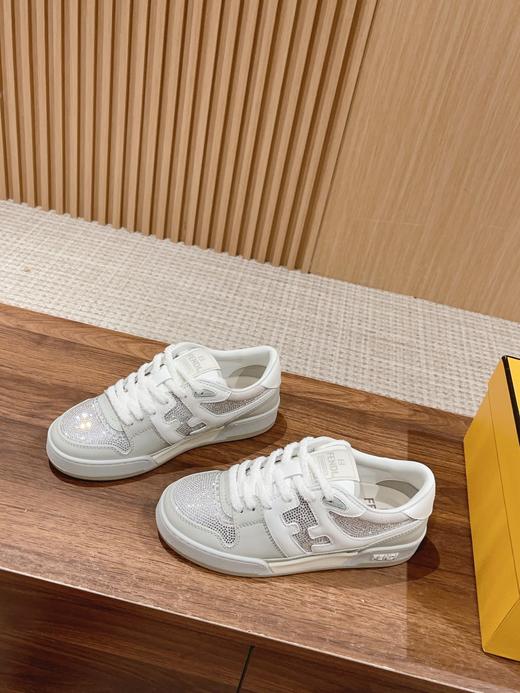 芬家 新款高低帮运动鞋 钻面绑带休闲鞋 商品图1