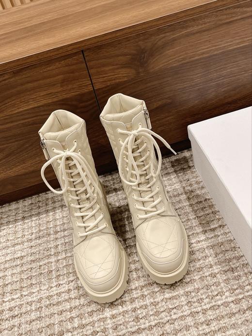 D家 秋冬胎小牛菱格短靴 基础的造型却呈现了新的时髦新意！(HD) 商品图1