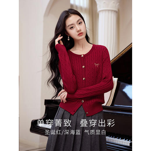 【年终特卖】熙世界学院风复古红色针织外套短款圆领麻花毛衣开衫2025秋新款 商品图2