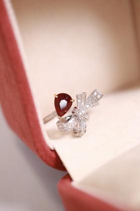 1.07ct 红宝石戒指
