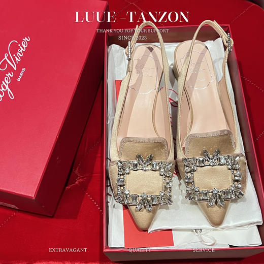 R*  经典粗跟钻扣单鞋 商品图6