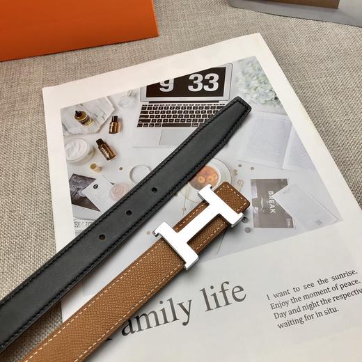 H家   女款  & Swift掌纹小牛皮和Epsom小牛皮双面头层皮腰带。 商品图3