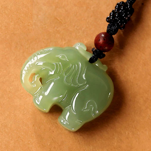 【经典】吉象如意自然冰透和田玉吊坠 商品图1