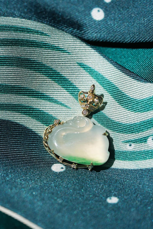 冰种飘绿翡翠天鹅吊坠 商品图0