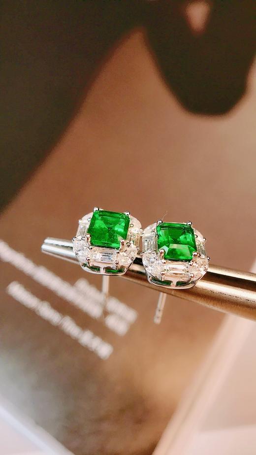 0.94ct 祖母绿耳钉 商品图0
