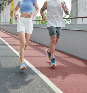 【Hoka克利夫顿 BONDI 8 跑鞋 】弹弹弹！跑起来太爽了 