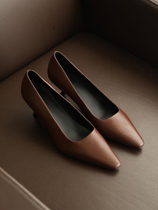 纯原 The row 2023春夏新款mitty 复古优雅猫跟单鞋（跟高6cm） 双色可选(SS) 商品图4