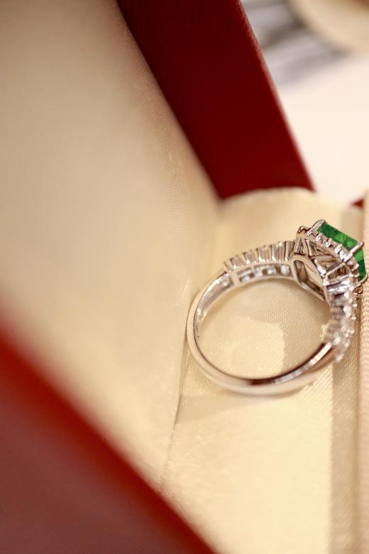2.03ct 祖母绿戒指 商品图3