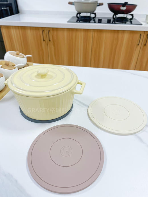 【Grarey（格瑞亚）硅胶隔热垫】一袋3色！ 📣隔热垫|防滑垫|杯垫|沥水垫，适用所有器皿 ✅加厚硅胶6.5mm，隔热防烫不卷边 ✅食品级硅胶材质，放心使用，没有异味  商品图3