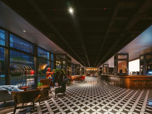 小红书| 限时预约享清明、五一不加价！￥499起/2间夜！【德清莫干山Ruby Lacey瑰宝酒店】精致房+双早！另有单晚下渚湖门票套餐可选！有效期至2025年6月30日 商品图1