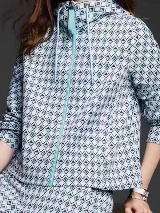 直发 【禁止上其他平台 】飞鸟家 高端的的针织连帽外套 商品图2