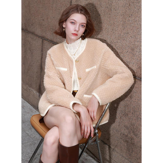 三彩女装2024冬季新款羊毛剪花肌理感皮草外套香风圆领宽松女M 商品图2