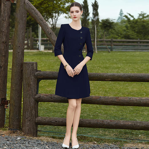 IWY/职场通勤藏青色圆领连衣裙女气质中长款大摆a字裙单排纽扣西装裙Q1156 商品图3
