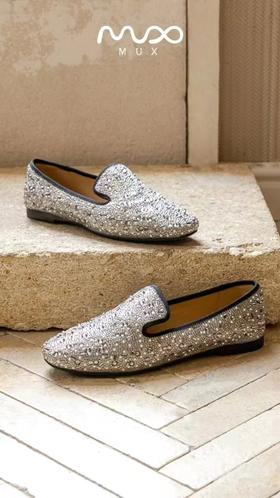 MUX2024秋季时尚闪钻百搭乐福鞋