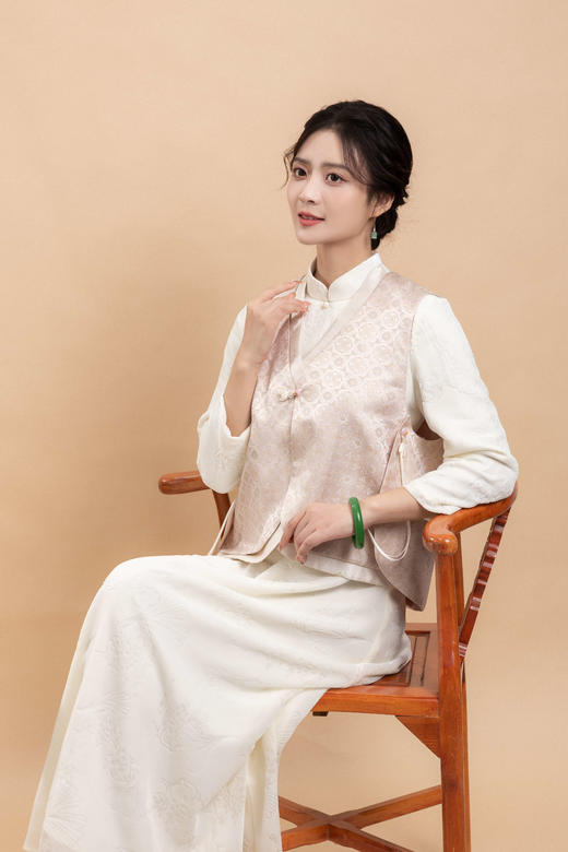 荷言GL原创 暮江吟 新中式织锦双色盘扣暗纹马甲坎肩背心新品 商品图1