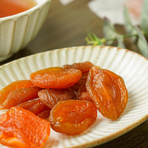 【食礼】【金杏干】精选新鲜红杏果肉，烘干，酸甜可口，肉质饱满，独立小包，300g/袋 商品图2