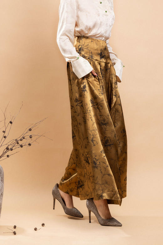 荷言GL 湖畔秋色 芍药印花新中式阔腿裤棕黄色 商品图2