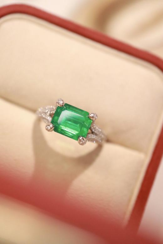 3.02ct 祖母绿戒指 商品图4