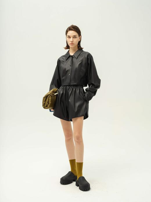 曲线蛋白皮短裤 商品图0