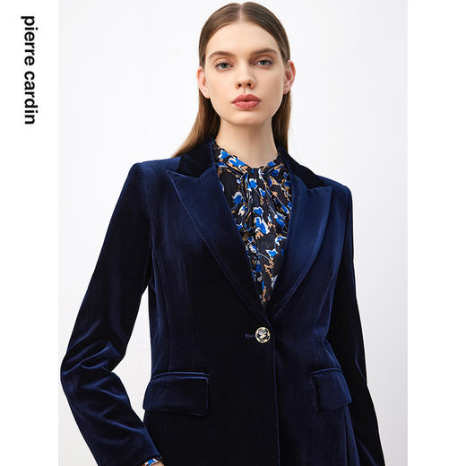 皮尔卡丹女装西装秋丝绒法式一粒扣收腰V领西服上衣P3320U3971N0
 商品图3