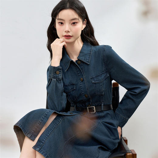 西遇长袖牛仔连衣裙女新款翻领港风复古收腰A字长裙13442547 商品图2