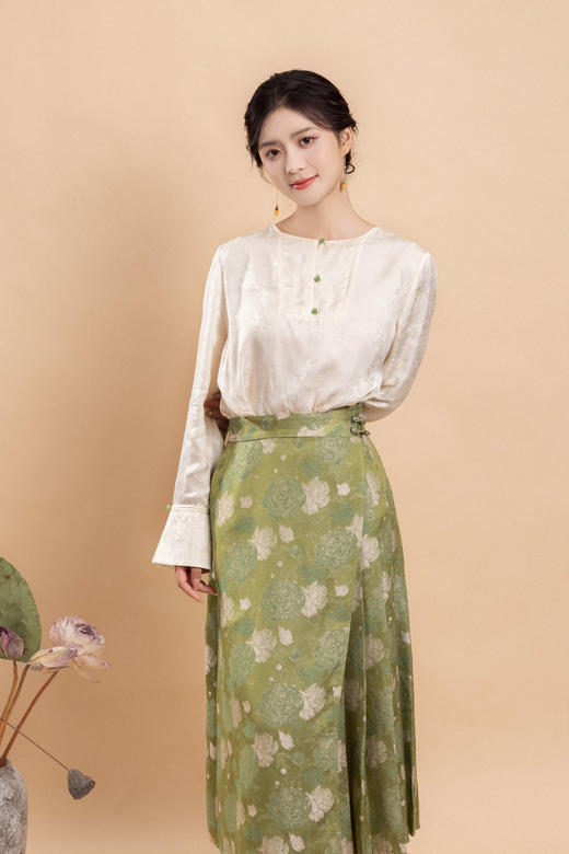 荷言GL 兰有秀兮 新中式上衣米白色衬衣暗纹提花玉石扣复古国风 商品图1