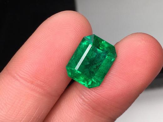 4.75ct 祖母绿裸石 商品图3