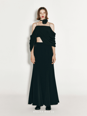 【暗流涌动】不规则垂褶设计露肩吊带上衣