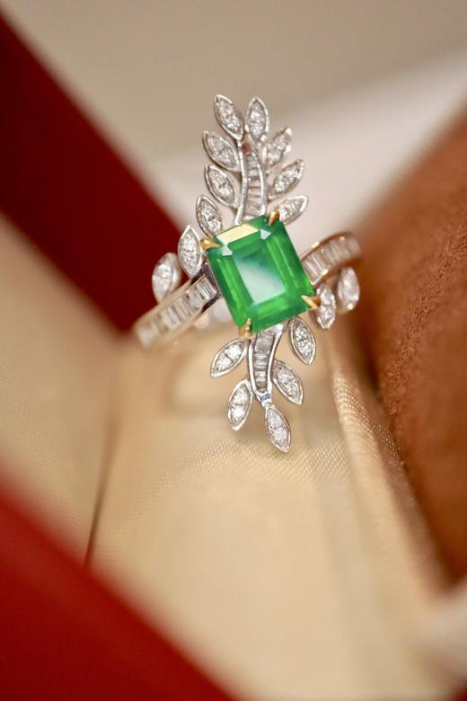 1.78ct 祖母绿戒指 商品图3