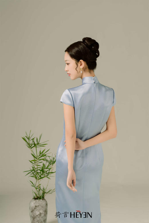 荷言HEYEN 鞠兰 兰花刺绣旗袍高级定制 商品图1