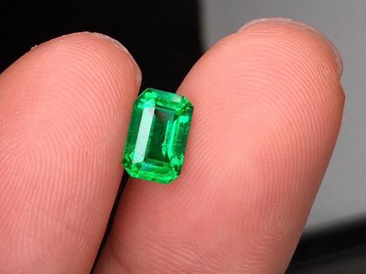 0.9ct 祖母绿裸石 商品图3