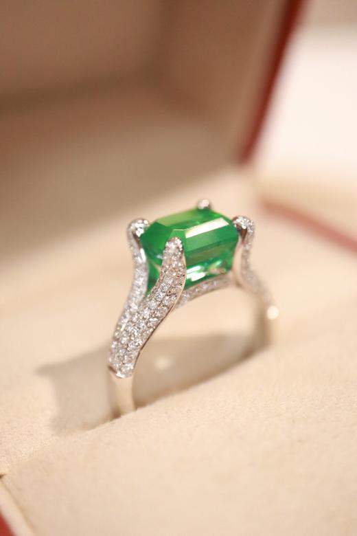 3.02ct 祖母绿戒指 商品图3