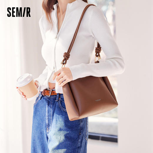 森马包包水桶包女新款简约通勤单肩包休闲风手提包大容量女包 商品图0