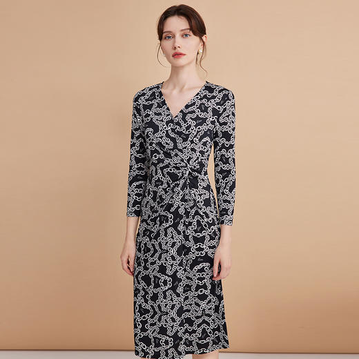 EITIE连爱特爱秋季新款时尚洋气显瘦V领收腰连衣裙女7507236 商品图2