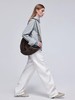 Simple Project/A24143/A24249/麂皮打褶斜挎包 商品缩略图2