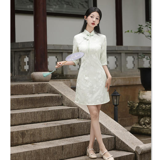 2024秋冬新款时尚年轻少女款中袖雪尼尔绣花小A版短款旗袍裙SYK13328 商品图2