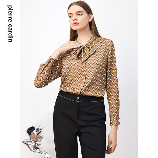 皮尔卡丹女装复古时尚高级印花通勤飘带领衬衫P3360B3995Y3
 商品图4