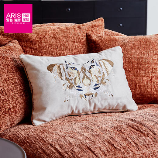 爱依瑞斯 虎蝶5号靠包 商品图1