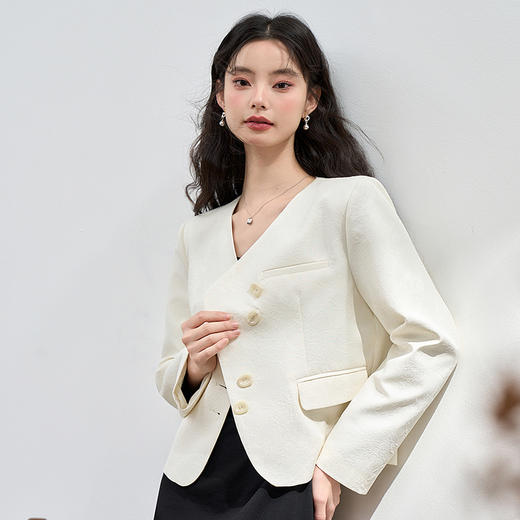 西遇短款西装外套女秋季新款高级感气质四粒扣白色女士西服D3442322 商品图2