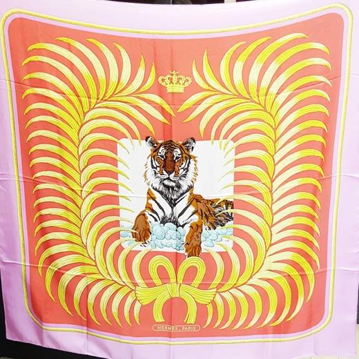 【95新】HERMES 爱马仕女士红黄拼色老虎印花丝巾H671632S 241218TH02 商品图8