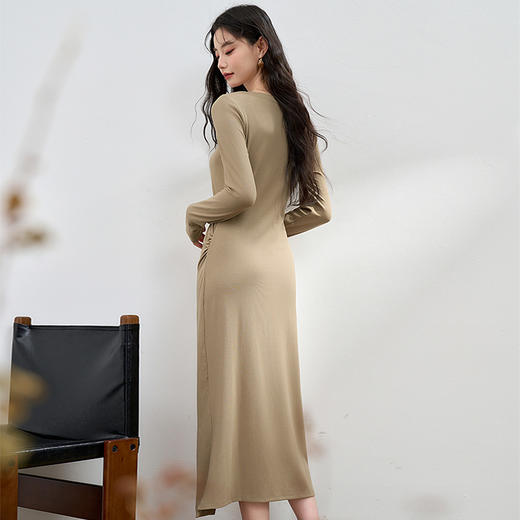 高级感针织裙女秋季设计感抽褶收腰下摆搭片开叉连衣裙V3342279 商品图4