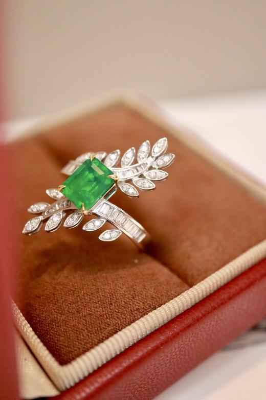 1.78ct 祖母绿戒指 商品图2