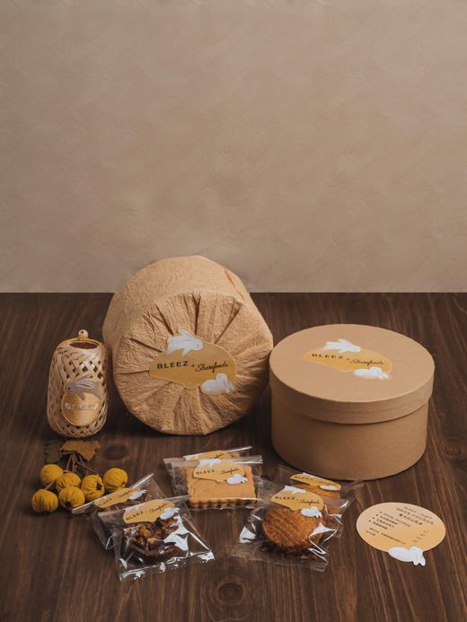 「微风悦兔」中秋灯笼挂饰赏月点心礼盒 商品图0